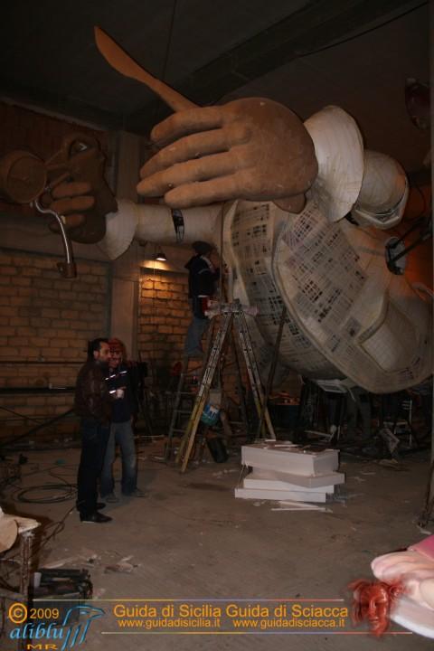 Costruzione_carri_Carnevale_0012.JPG