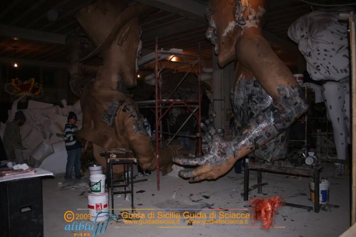Costruzione_carri_Carnevale_0001.JPG