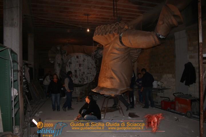 Costruzione_carri_Carnevale_0006.JPG