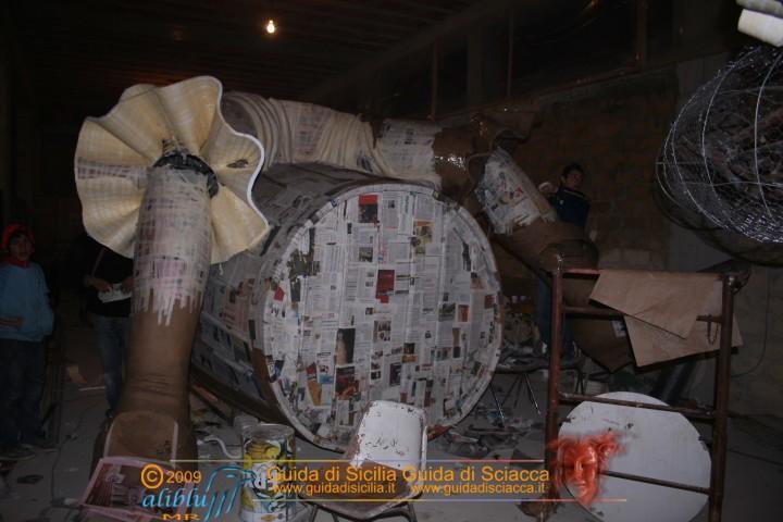 Costruzione_Carri_Carnevale_0054.JPG