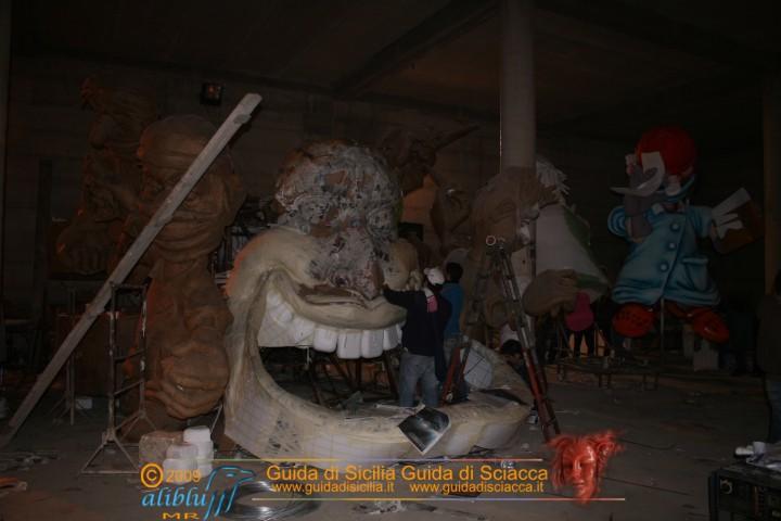 Costruzione_Carri_Carnevale_0016.JPG