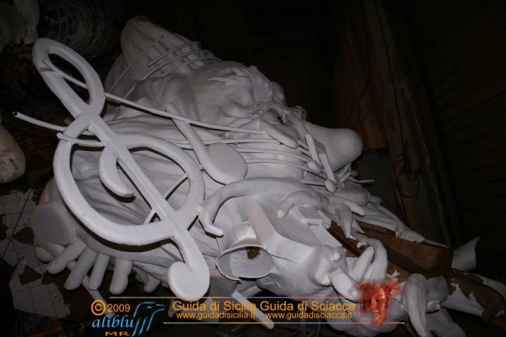 Costruzione_Carri_Carnevale_0034.JPG