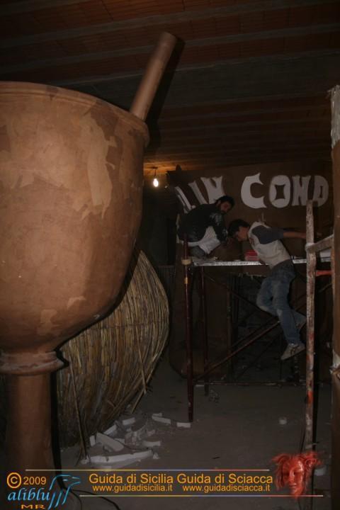Costruzione_Carri_Carnevale_0038.JPG