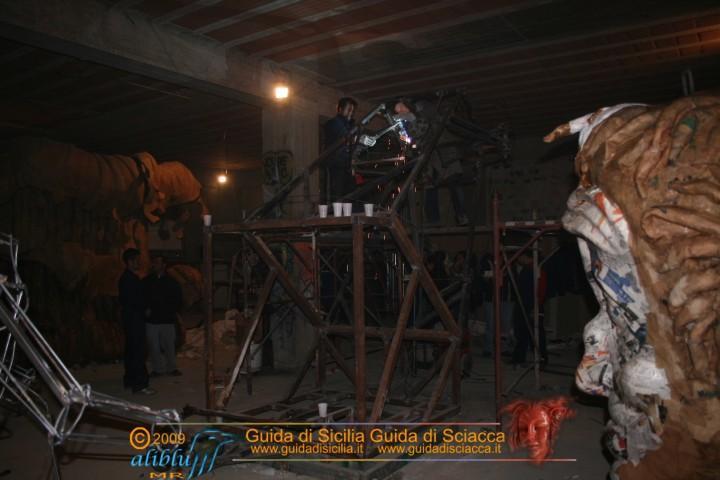 Costruzione_Carri_Carnevale_0042.JPG