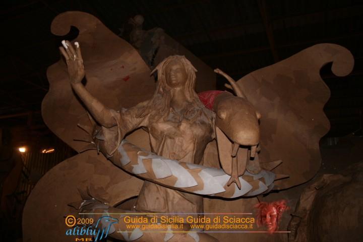 Costruzione_Carri_Carnevale_0035.JPG