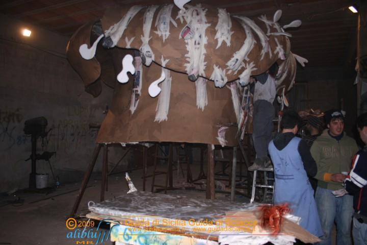 Costruzione_Carri_Carnevale_0036.JPG