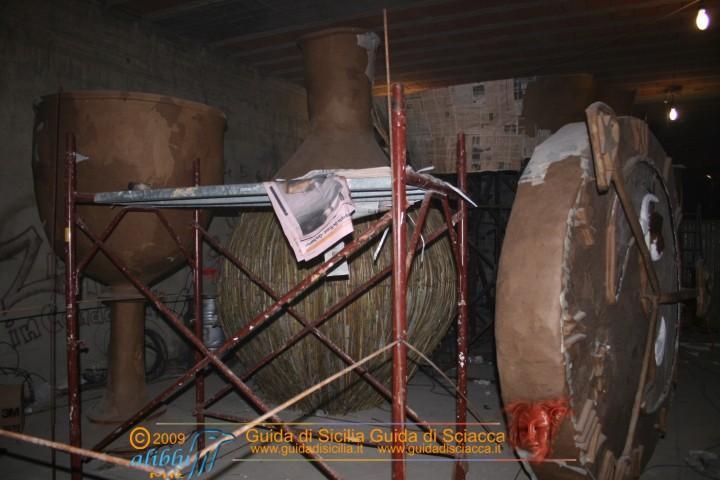 Costruzione_Carri_Carnevale_0041.JPG