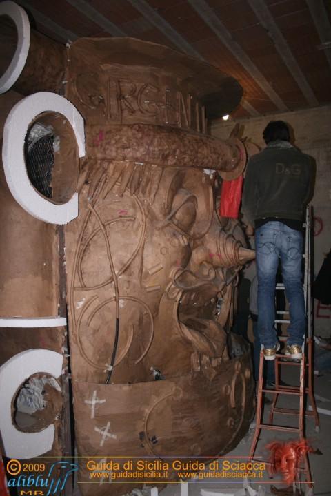 Costruzione_Carri_Carnevale_0042.JPG